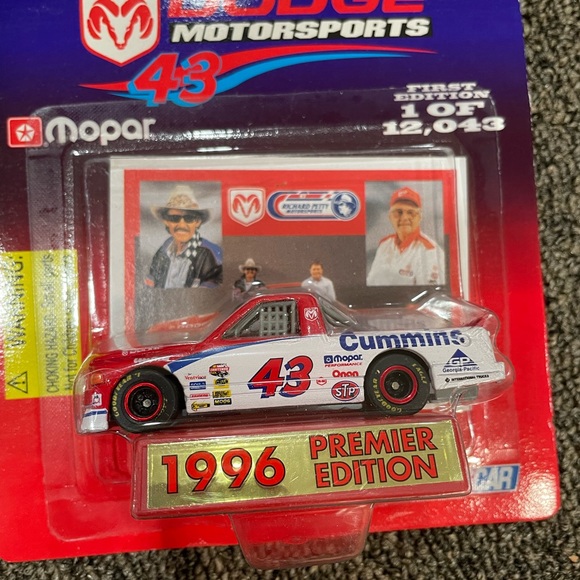 1996 Richard Petty Motorsports Dodge Ram Car NWT - Picture 4 of 5